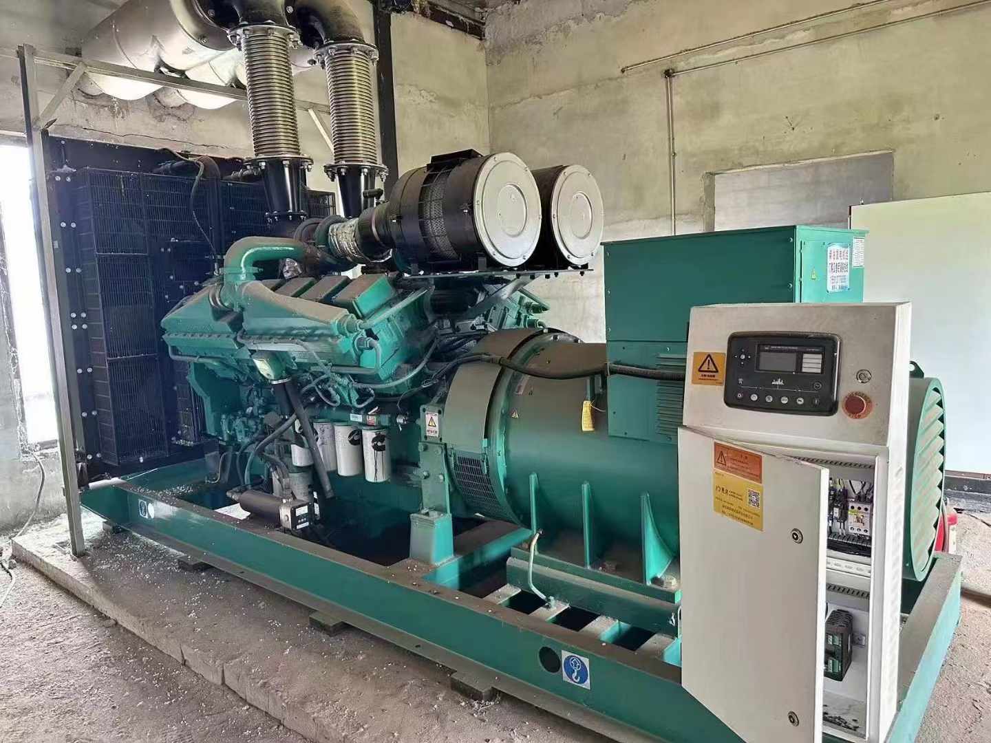 中沙无功补偿装置的性能评估需要考虑哪些因素？