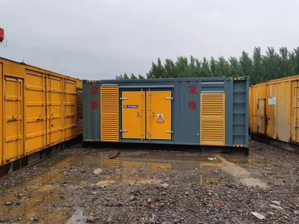 中沙柴油发电机如何判断干式空气滤清器是否需要更换？