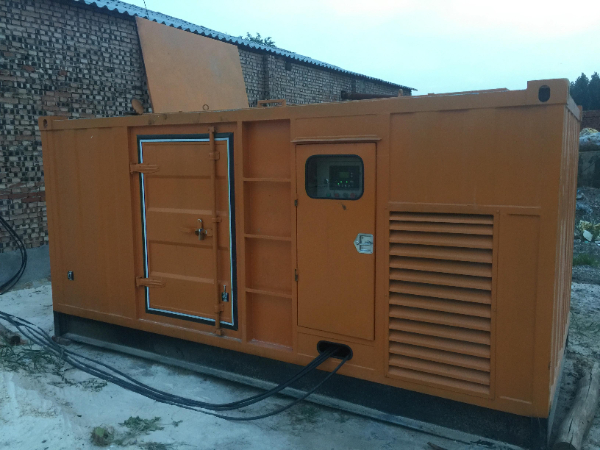 中沙发电机组长期使用中，电缆线的敷设路径有哪些要求？